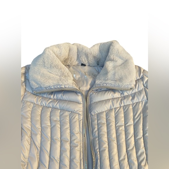 Guess Quilted Puffer Silver Jacket Fur Lined - Picture 10 of 16